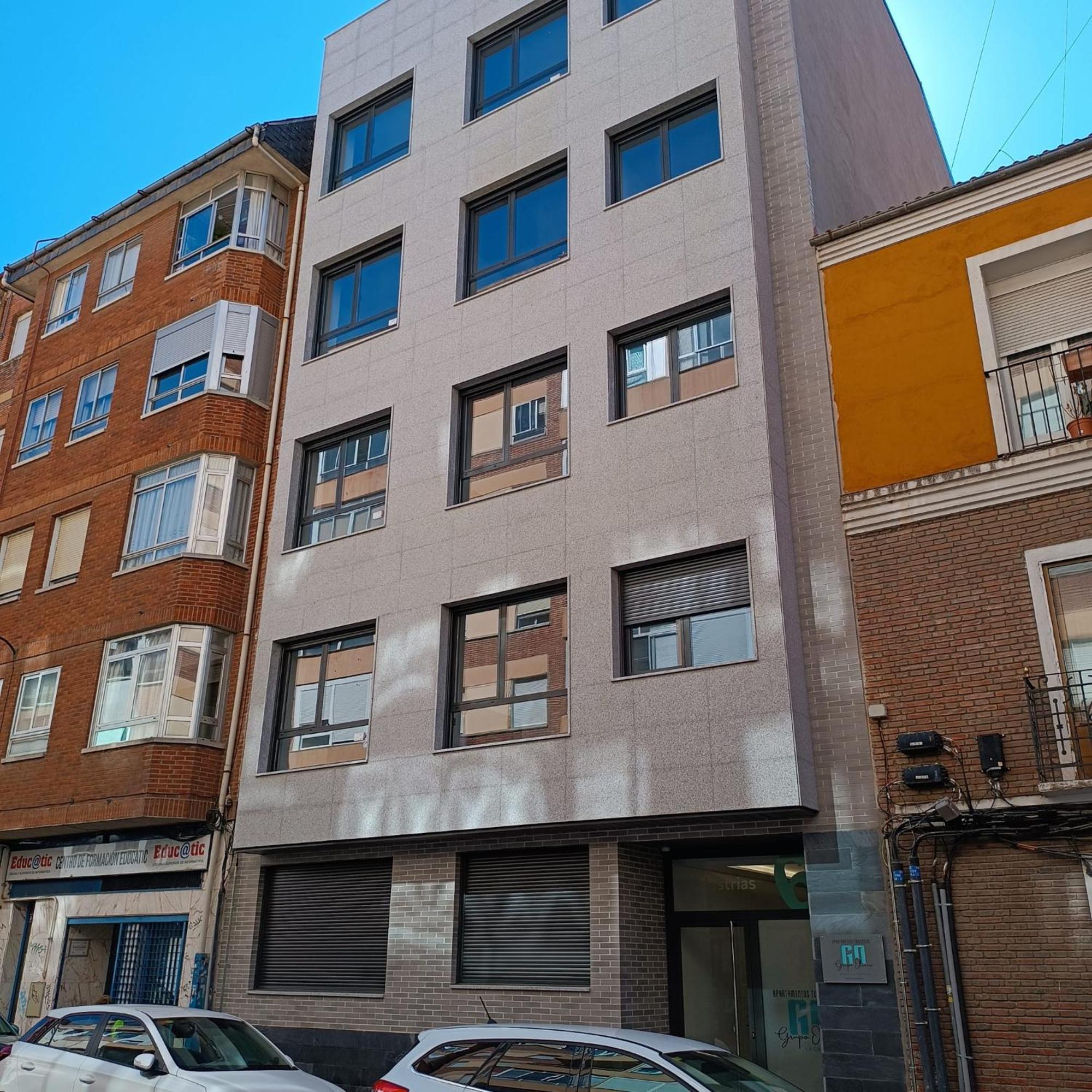 Apartamentos Go La Circular-Parking Gratuito Вальядолід Екстер'єр фото